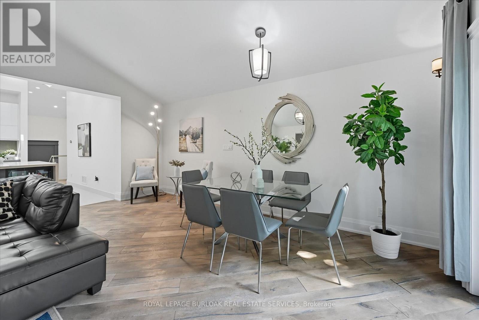 568 Dynes Road, Burlington, Ontario  L7N 2V2 - Photo 11 - W12401538