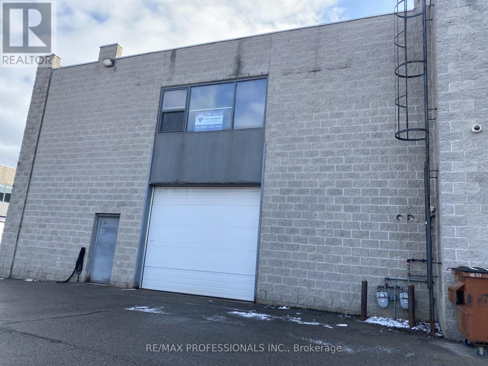 34-Uppr - 300 New Toronto Street, Toronto, Ontario  M8Y 3G6 - Photo 2 - W12401552