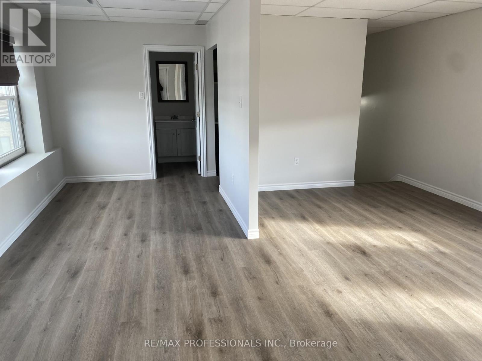 34-Uppr - 300 New Toronto Street, Toronto, Ontario  M8Y 3G6 - Photo 7 - W12401552