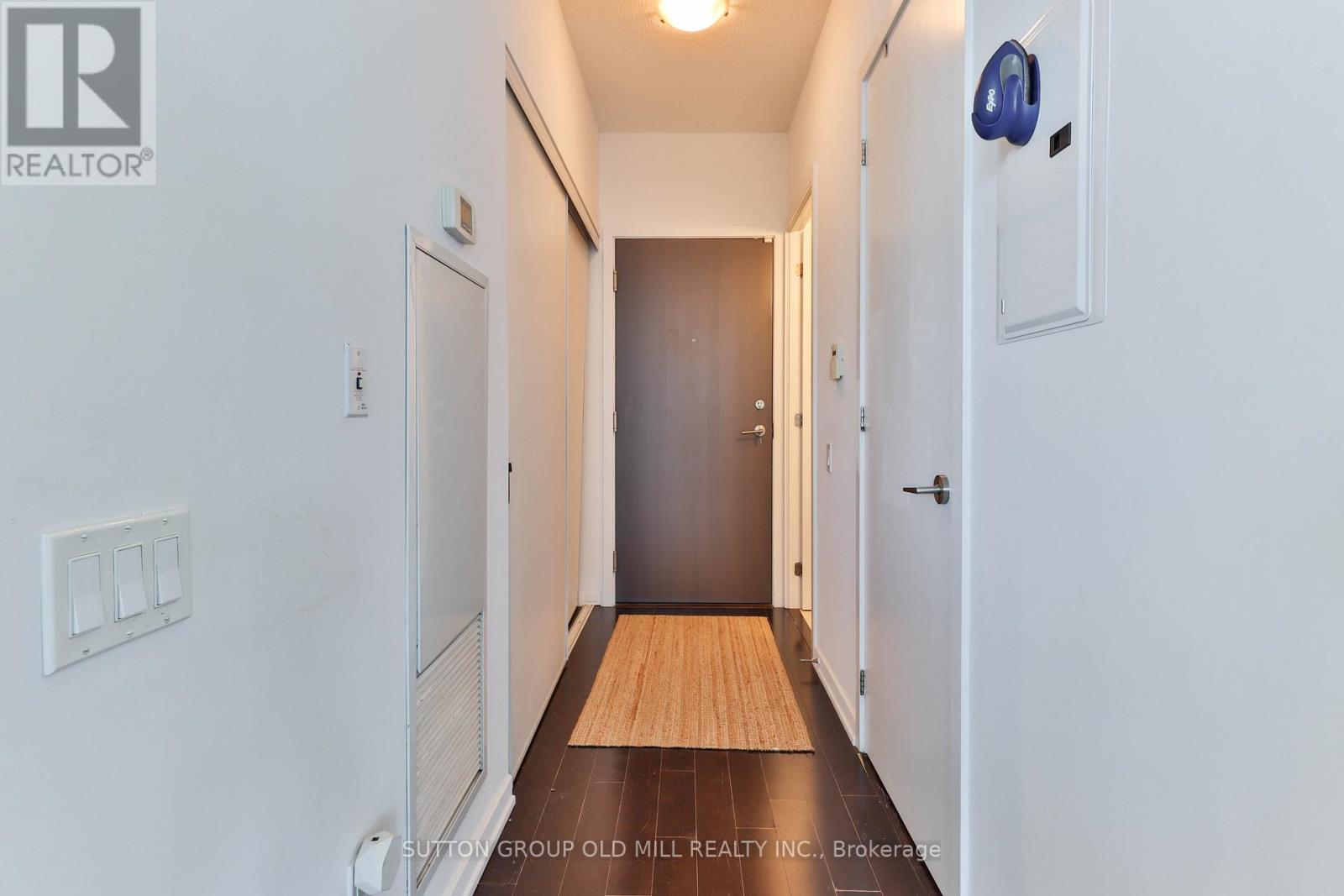 2210 - 103 The Queensway, Toronto, Ontario  M6S 5B3 - Photo 2 - W12401591