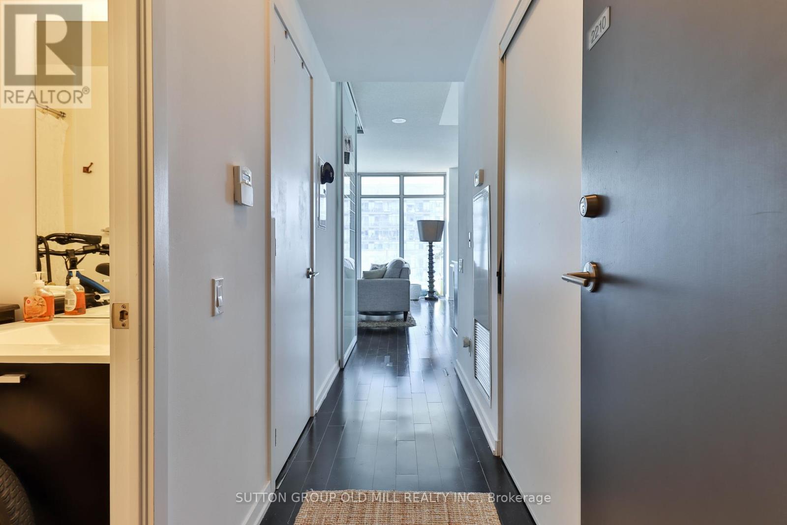 2210 - 103 The Queensway, Toronto, Ontario  M6S 5B3 - Photo 3 - W12401591