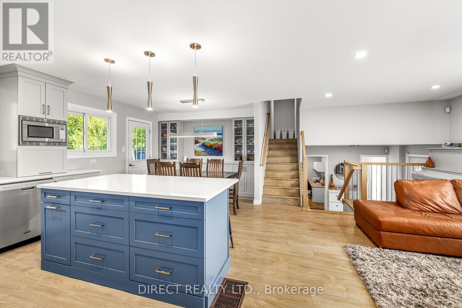 15 Lea Avenue, Quinte West, Ontario  K8R 1G2 - Photo 11 - X12401604
