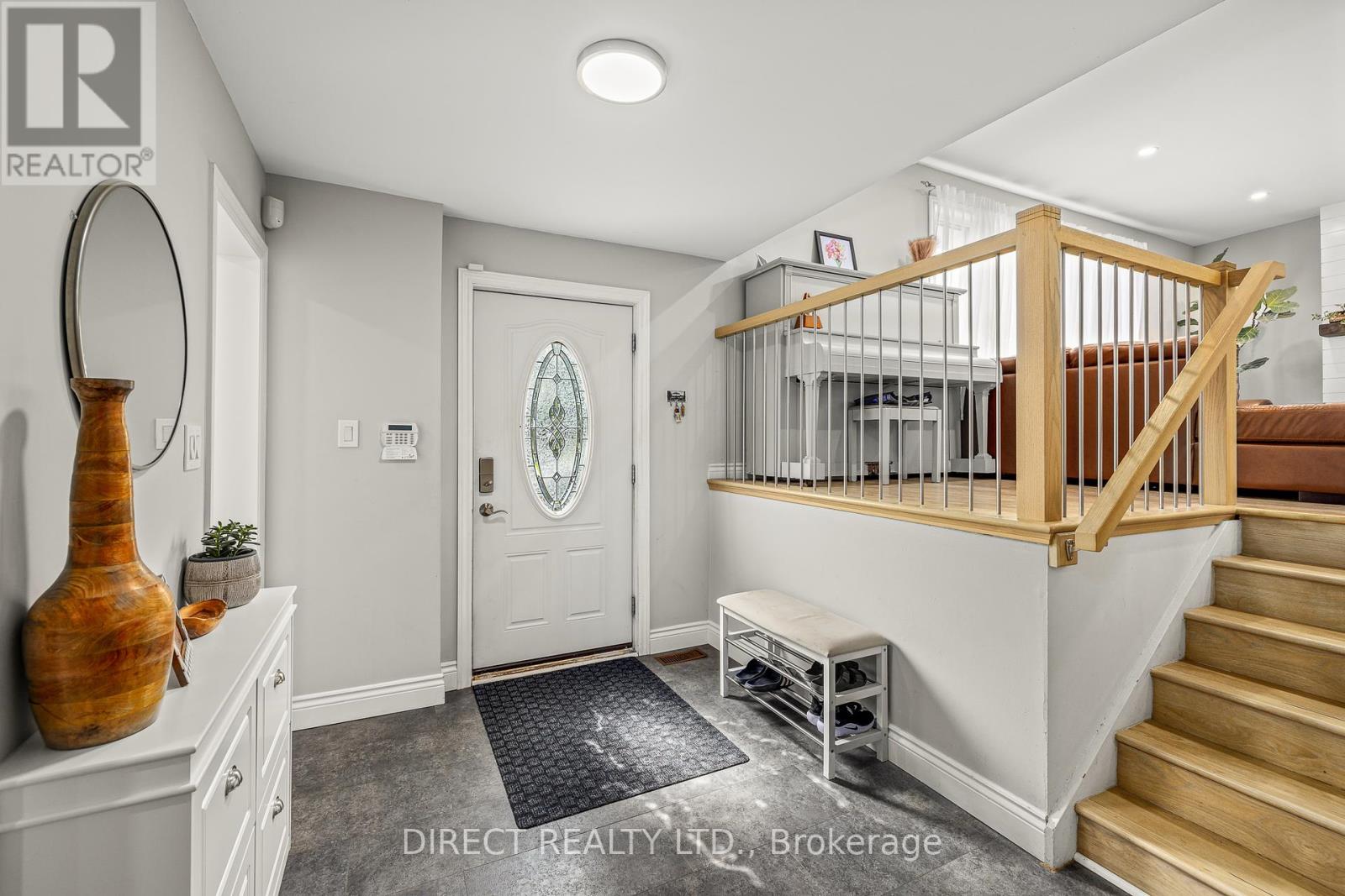 15 Lea Avenue, Quinte West, Ontario  K8R 1G2 - Photo 2 - X12401604