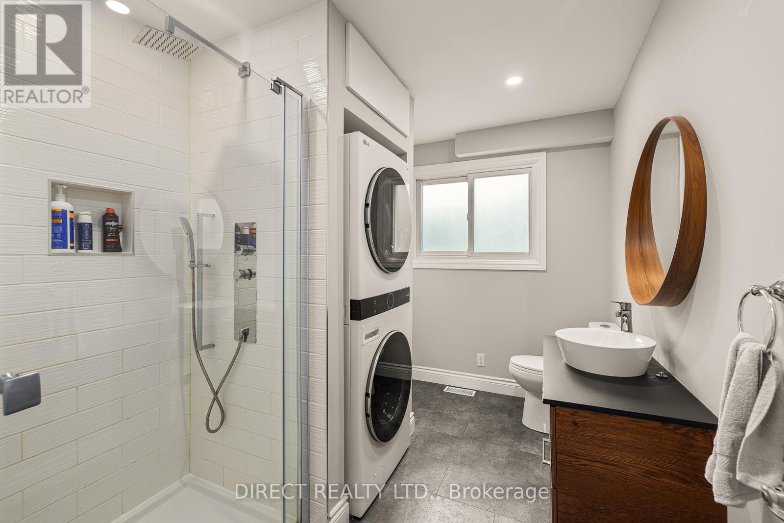15 Lea Avenue, Quinte West, Ontario  K8R 1G2 - Photo 6 - X12401604