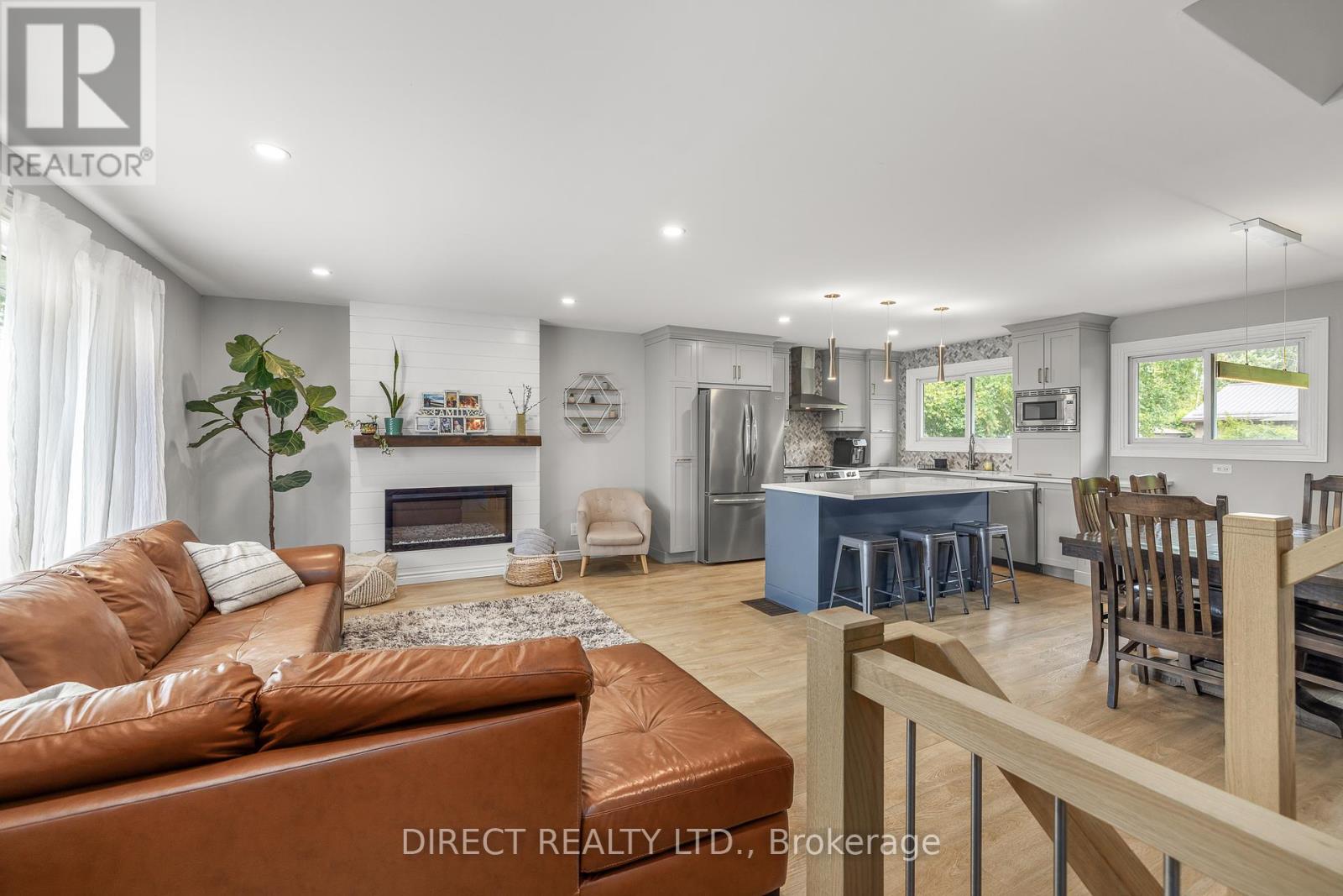 15 Lea Avenue, Quinte West, Ontario  K8R 1G2 - Photo 7 - X12401604