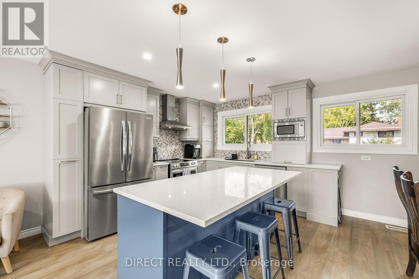 15 Lea Avenue, Quinte West, Ontario  K8R 1G2 - Photo 9 - X12401604