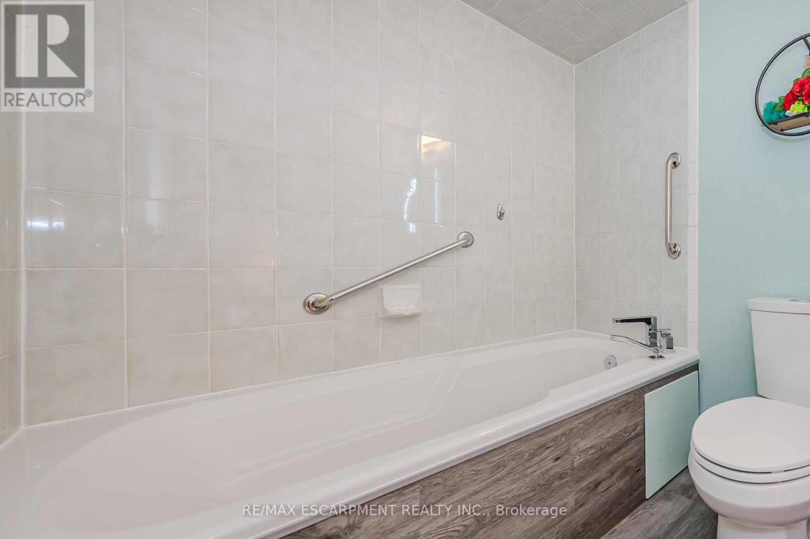 21 - 38 Elora Drive, Hamilton, Ontario  L9C 7L4 - Photo 25 - X12401576