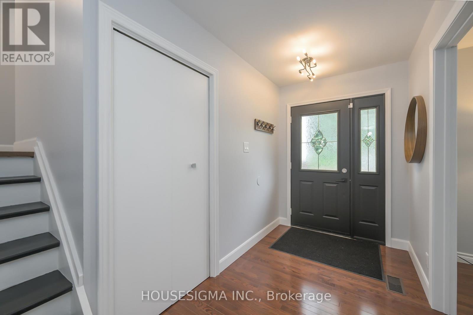47 Scotchpine Crescent E, London North, Ontario  N6G 2E1 - Photo 4 - X12401593