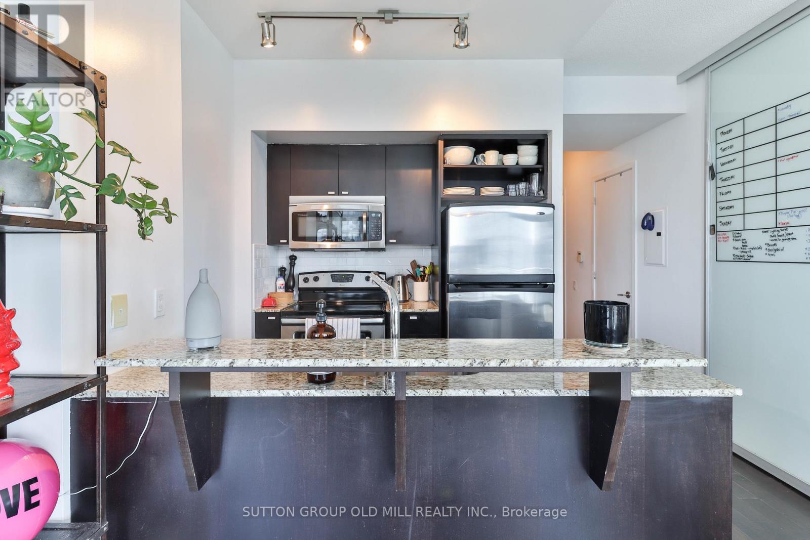 2210 - 103 The Queensway, Toronto, Ontario  M6S 5B3 - Photo 11 - W12401591