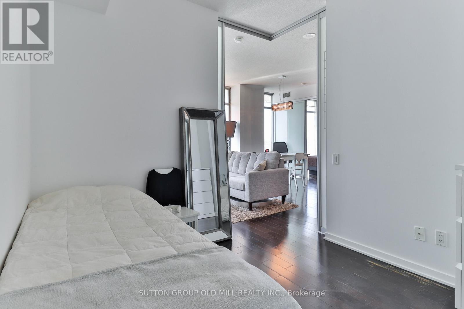2210 - 103 The Queensway, Toronto, Ontario  M6S 5B3 - Photo 24 - W12401591