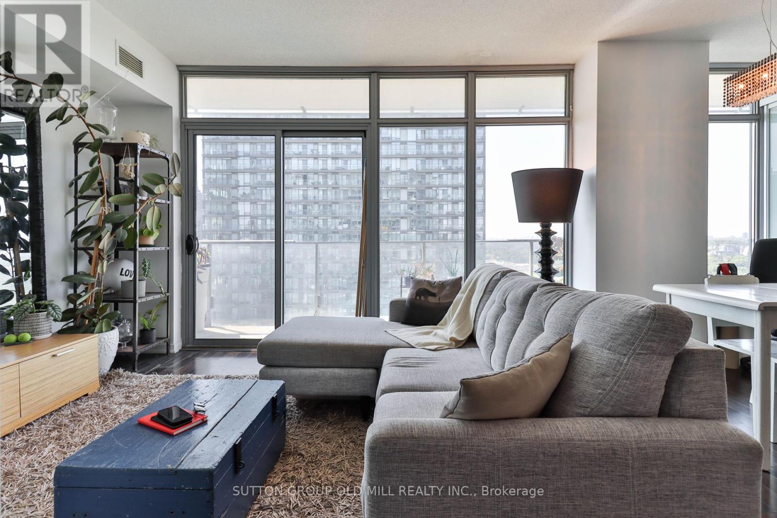 2210 - 103 The Queensway, Toronto, Ontario  M6S 5B3 - Photo 7 - W12401591
