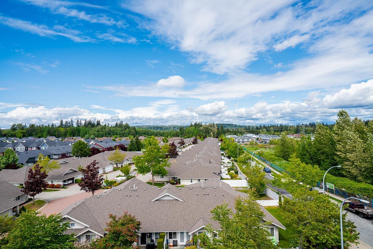 213 163 175A STREET, Surrey, British Columbia