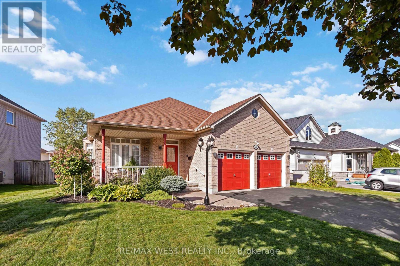 Property at 636 FAYWOOD CRESCENT image 3
