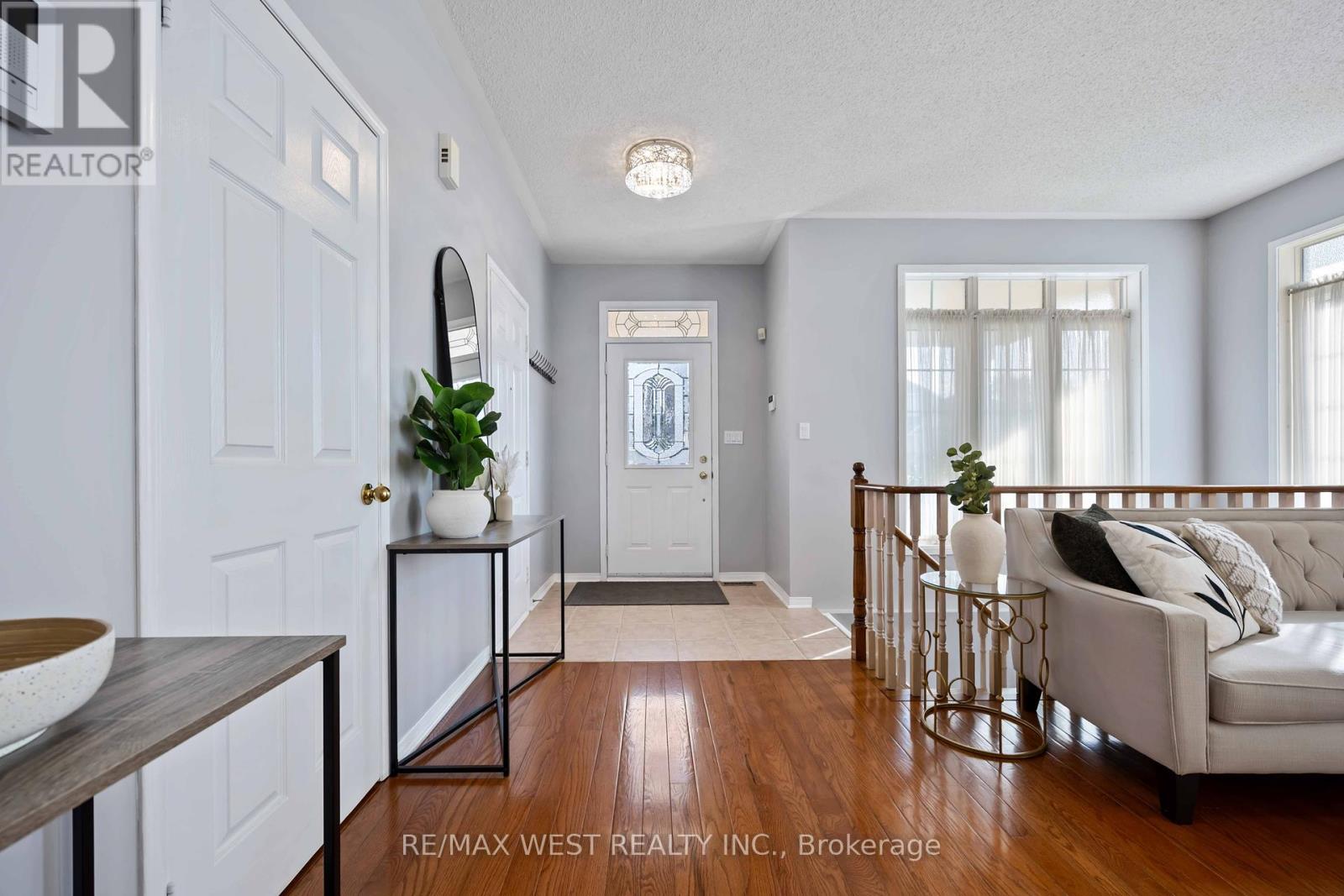 Property at 636 FAYWOOD CRESCENT image 5