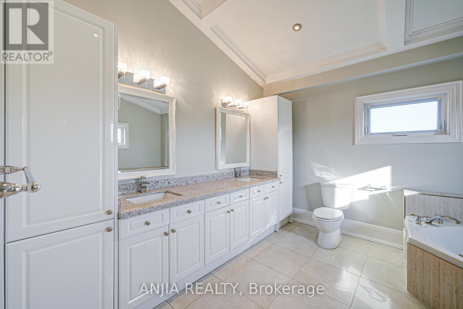 44 Bellini Avenue, Brampton, Ontario  L6P 0E2 - Photo 16 - W12396056