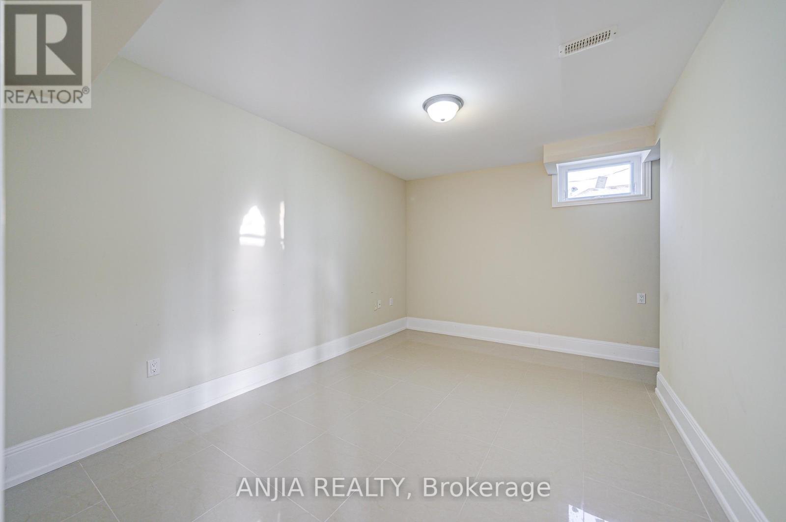 44 Bellini Avenue, Brampton, Ontario  L6P 0E2 - Photo 11 - W12396056