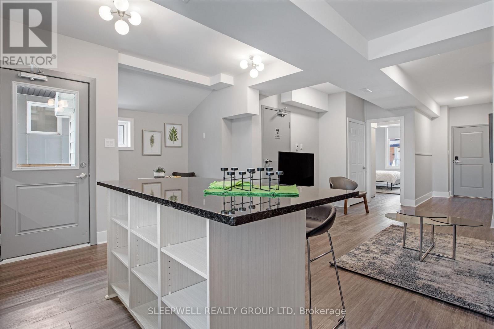388-390 Chapel Street, Ottawa, Ontario  K1N 7Z6 - Photo 12 - X12401623