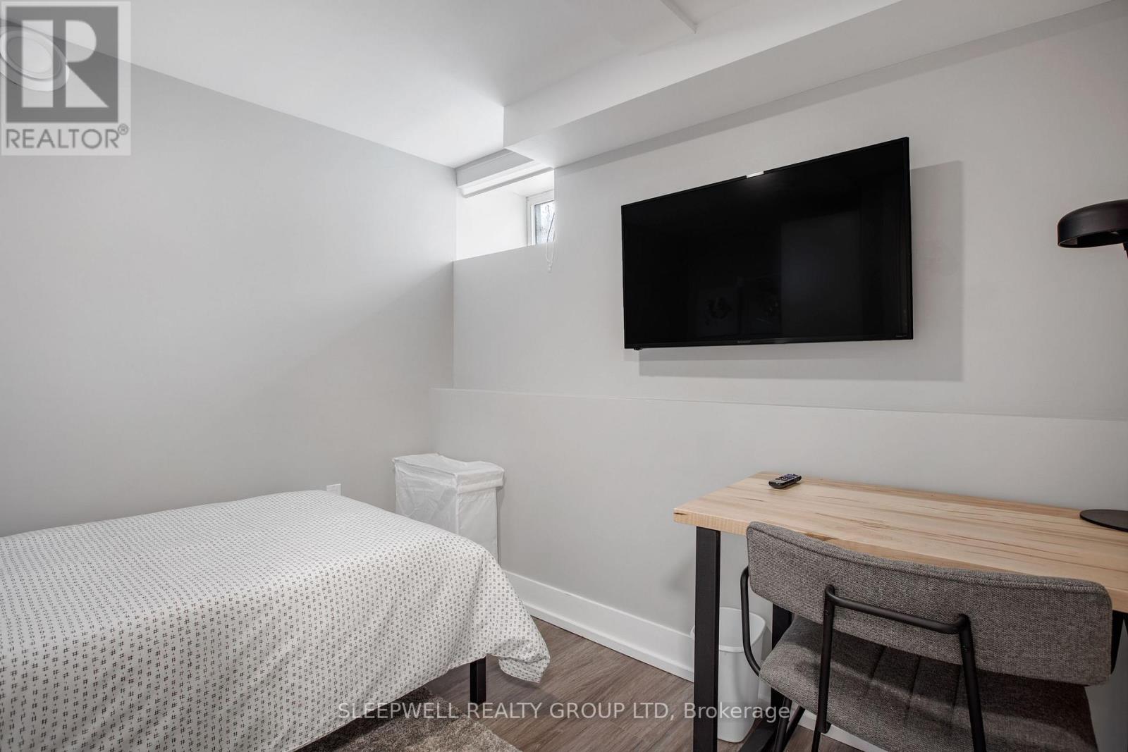 388-390 Chapel Street, Ottawa, Ontario  K1N 7Z6 - Photo 14 - X12401623