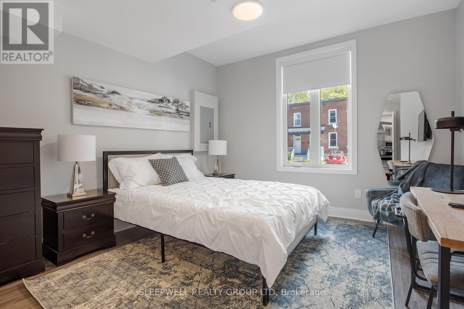 388-390 Chapel Street, Ottawa, Ontario  K1N 7Z6 - Photo 8 - X12401623