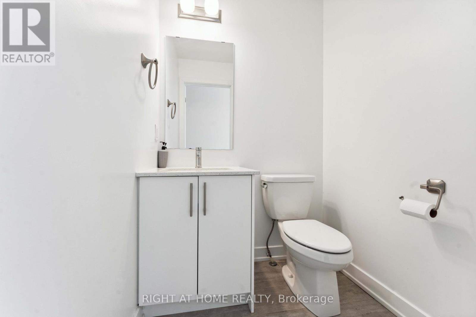 261 Finsbury Avenue, Ottawa, Ontario  K2S 2Y2 - Photo 5 - X12401649