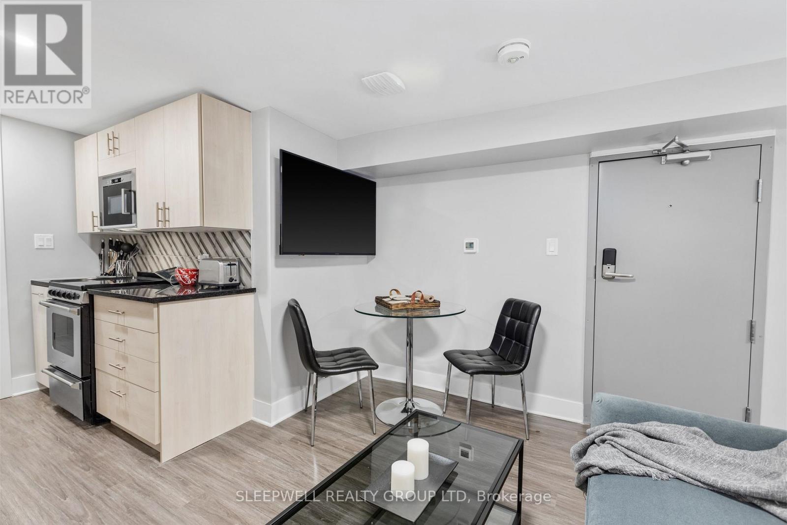 68 Sweetland Avenue, Ottawa, Ontario  K1N 7T8 - Photo 10 - X12401650
