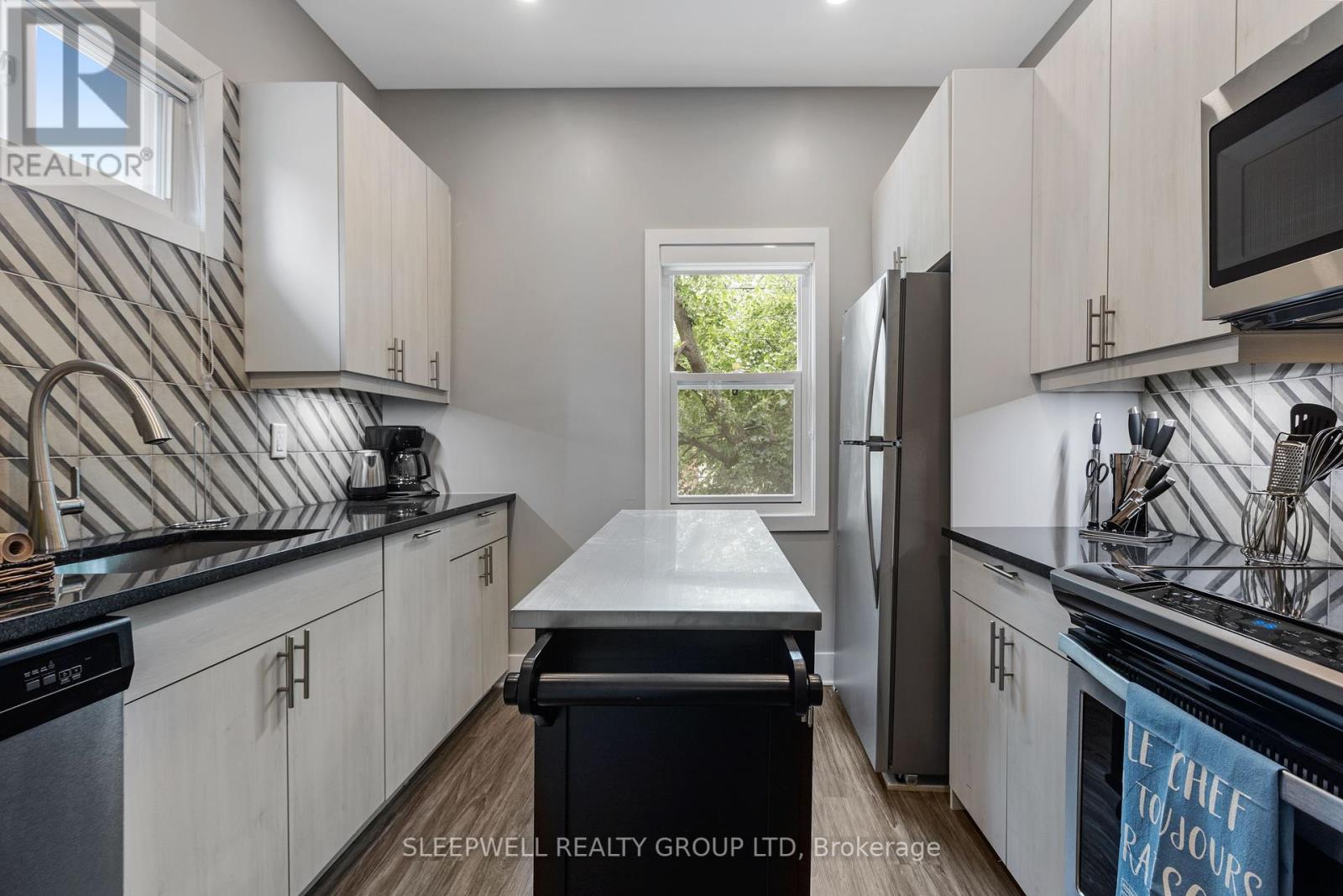 68 Sweetland Avenue, Ottawa, Ontario  K1N 7T8 - Photo 13 - X12401650