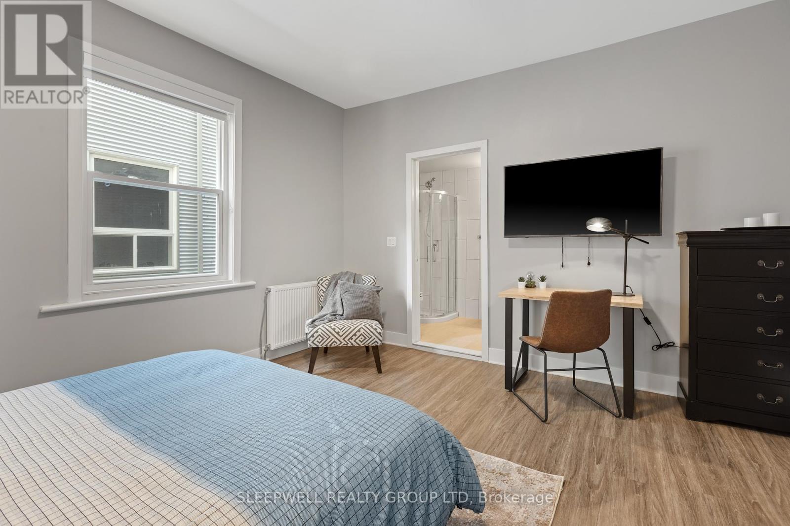 68 Sweetland Avenue, Ottawa, Ontario  K1N 7T8 - Photo 5 - X12401650