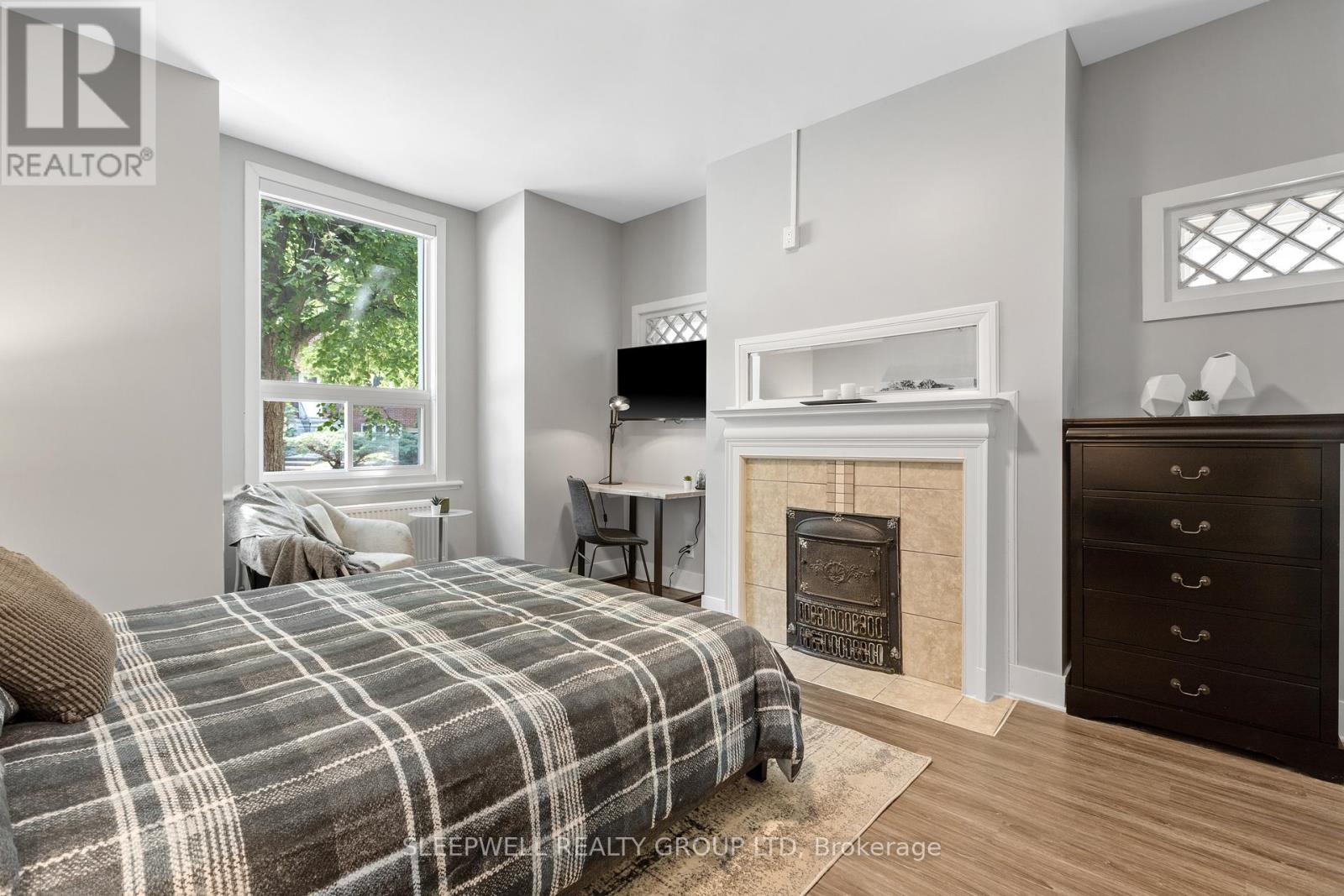 68 Sweetland Avenue, Ottawa, Ontario  K1N 7T8 - Photo 6 - X12401650