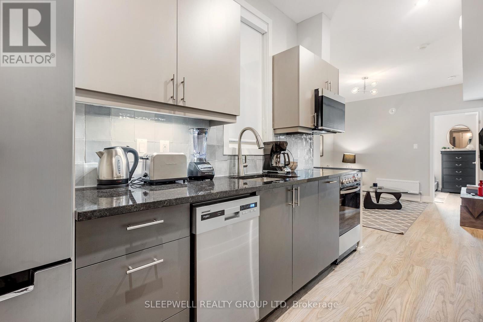 46 Nelson Street, Ottawa, Ontario  K1N 7R2 - Photo 10 - X12401654