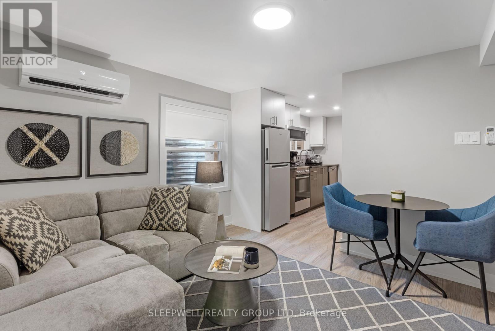 46 Nelson Street, Ottawa, Ontario  K1N 7R2 - Photo 3 - X12401654