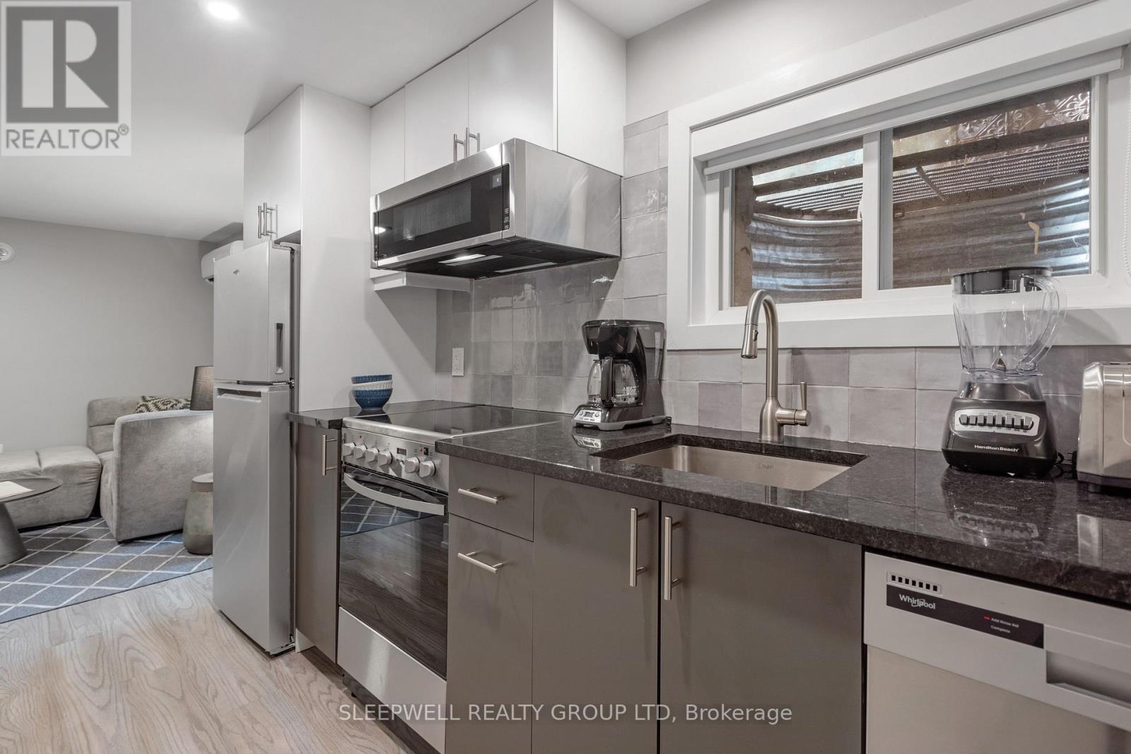46 Nelson Street, Ottawa, Ontario  K1N 7R2 - Photo 5 - X12401654