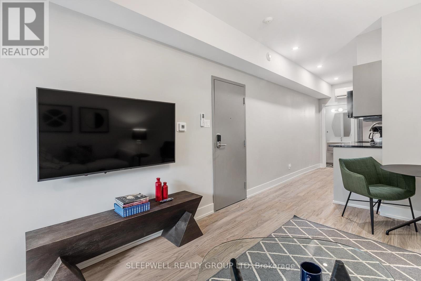 46 Nelson Street, Ottawa, Ontario  K1N 7R2 - Photo 8 - X12401654
