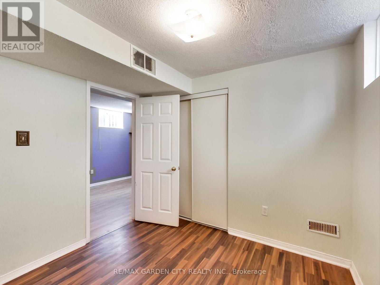 15 Carabram Court, Brampton (Brampton West), Ontario  L6M 4M2 - Photo 28 - W12401607