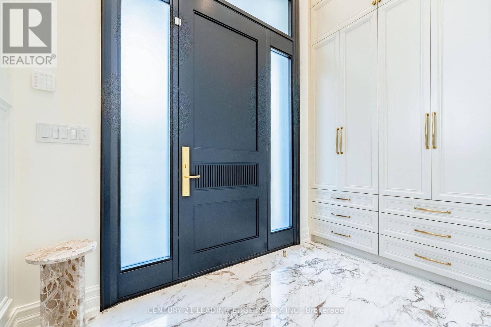 Property at 22 KING HIGH AVENUE image 3