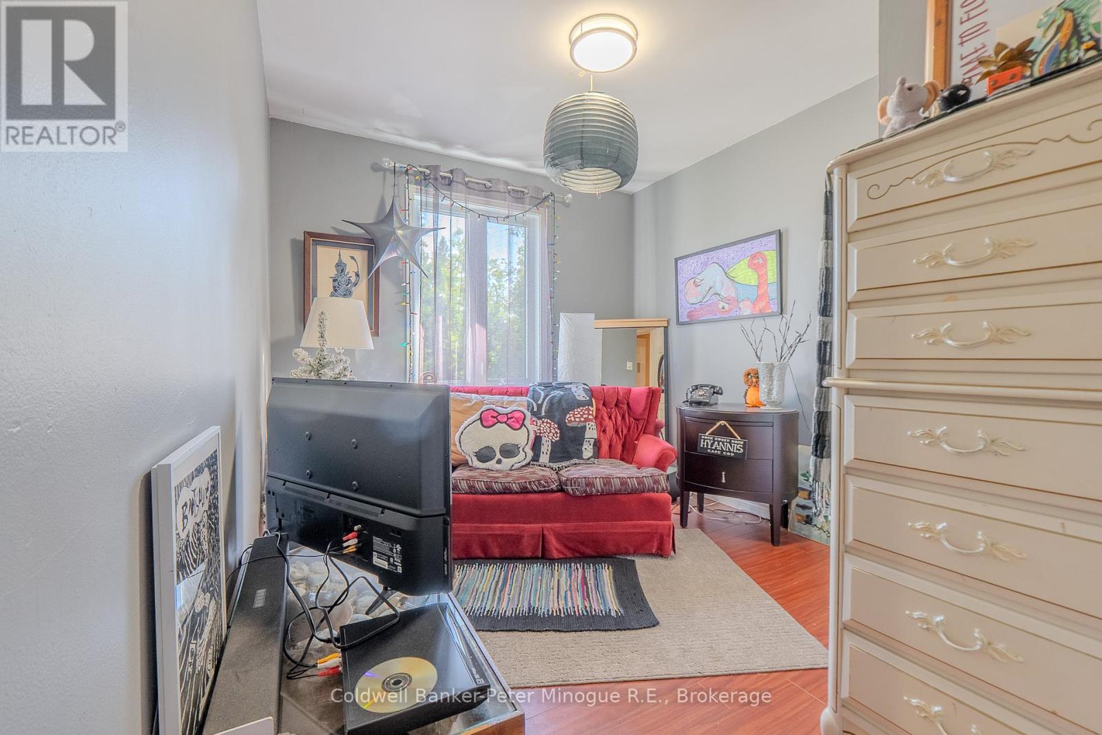54 Lakeshore Drive, Temagami, Ontario  P0H 2H0 - Photo 19 - X12400967