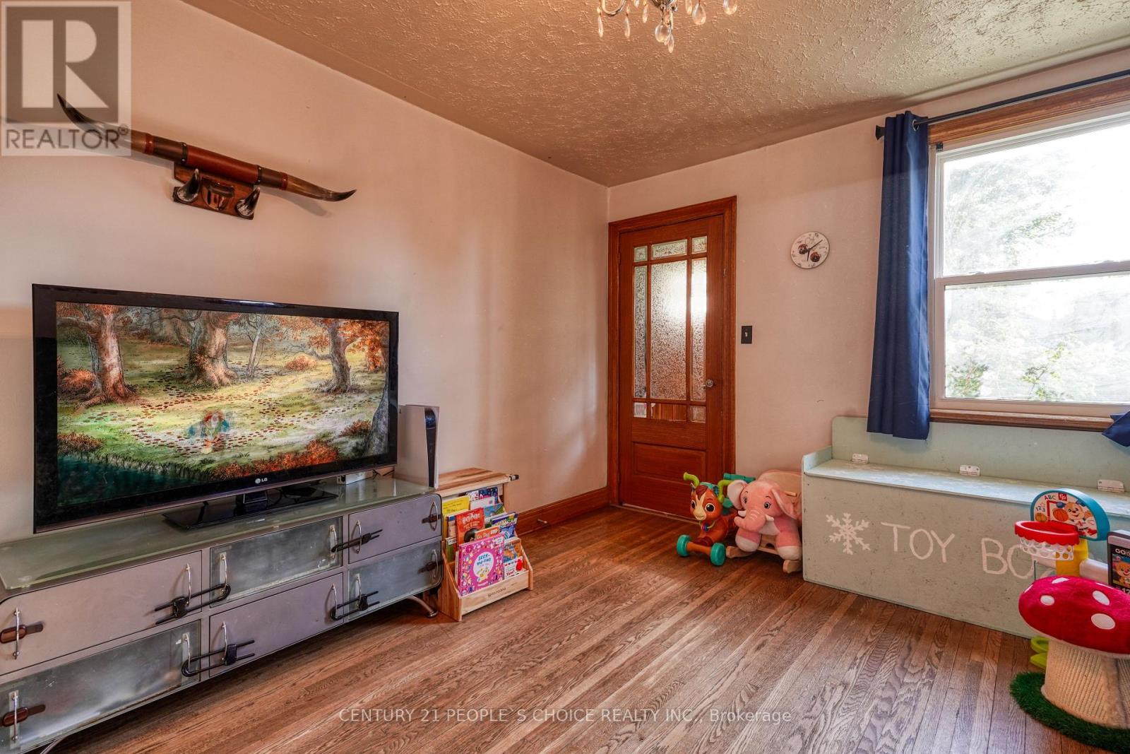 365 Division Street, Oshawa, Ontario  L1G 5M8 - Photo 5 - E12401629