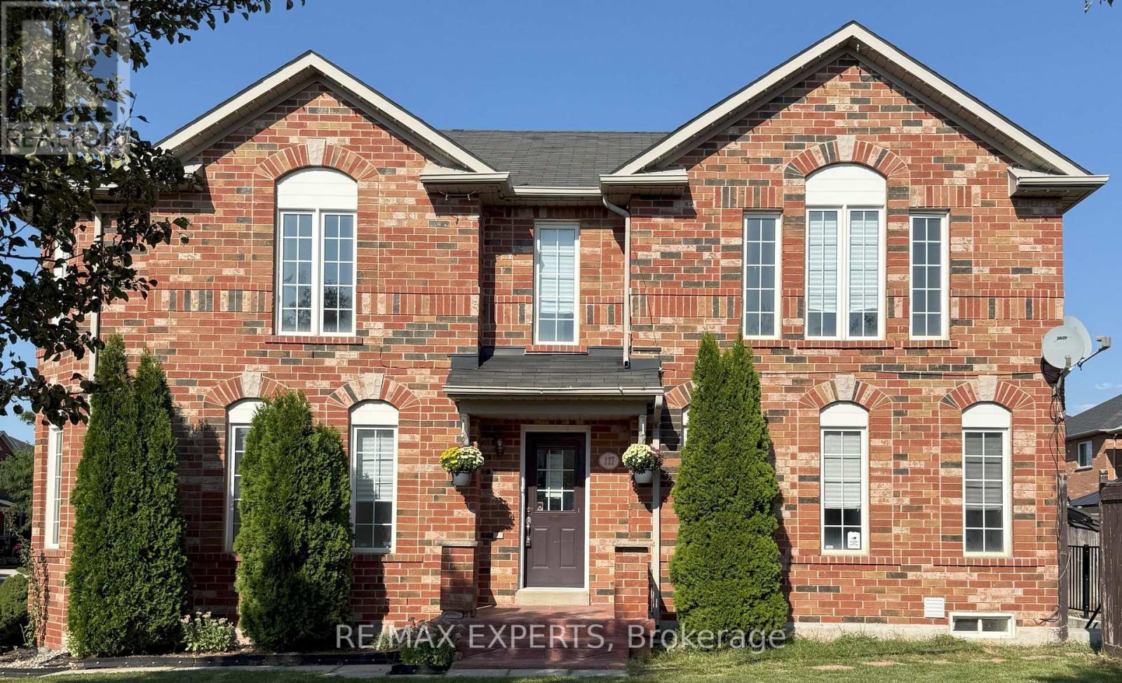 127 WORTHINGTON AVENUE, Brampton, Ontario