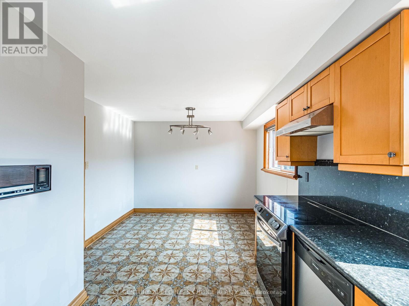 110 Houston Road, Vaughan, Ontario  L4L 1V3 - Photo 19 - N12401615