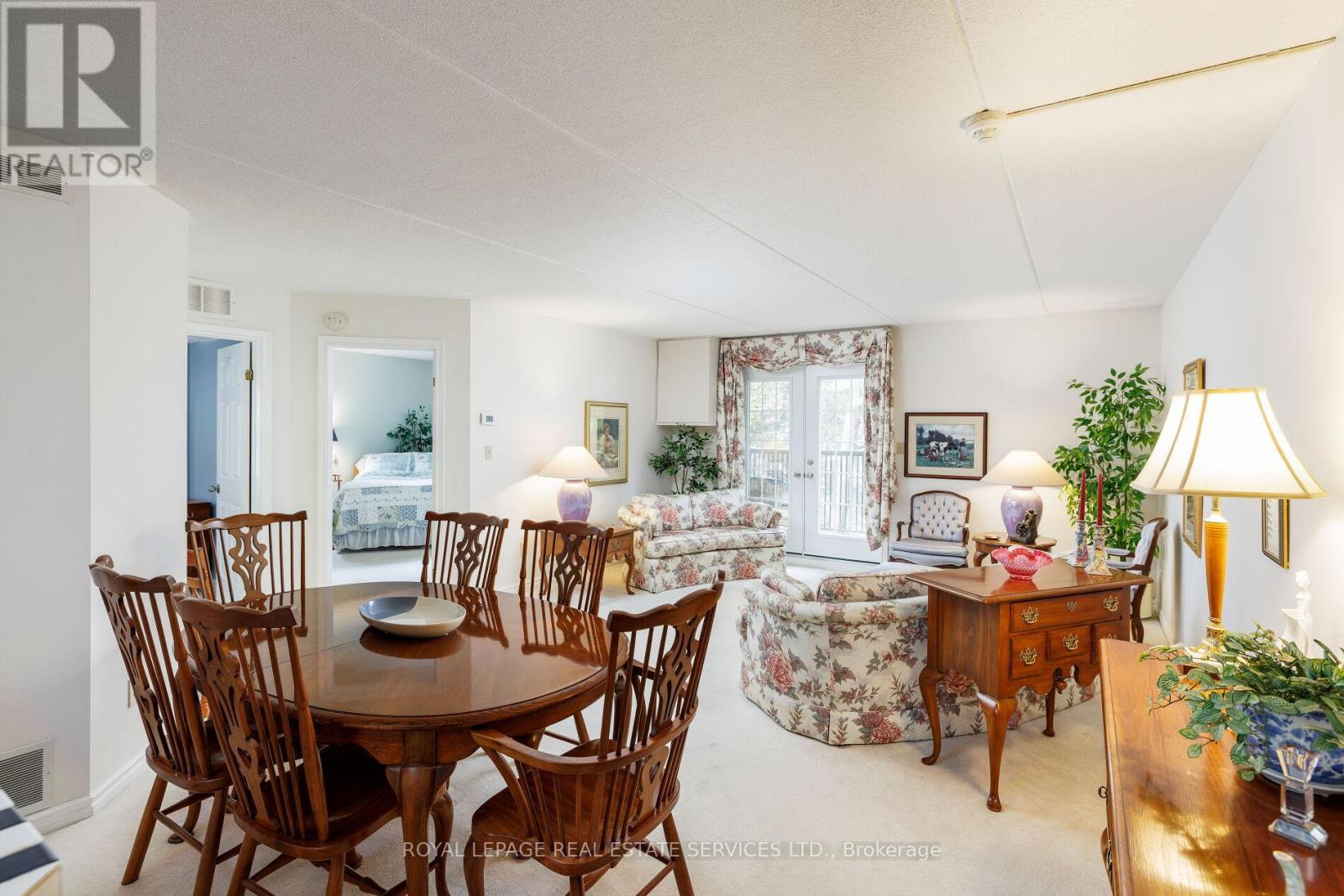 211 - 2040 Cleaver Avenue, Burlington, Ontario  L7M 4C4 - Photo 10 - W12401621