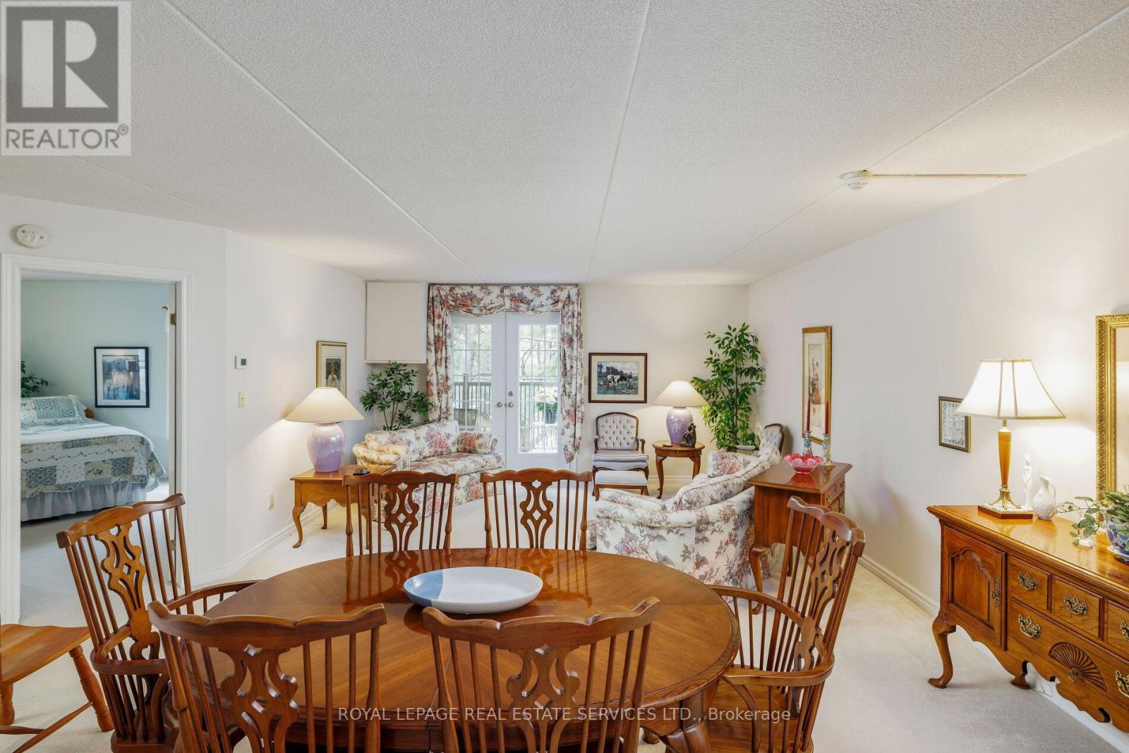 211 - 2040 Cleaver Avenue, Burlington, Ontario  L7M 4C4 - Photo 11 - W12401621