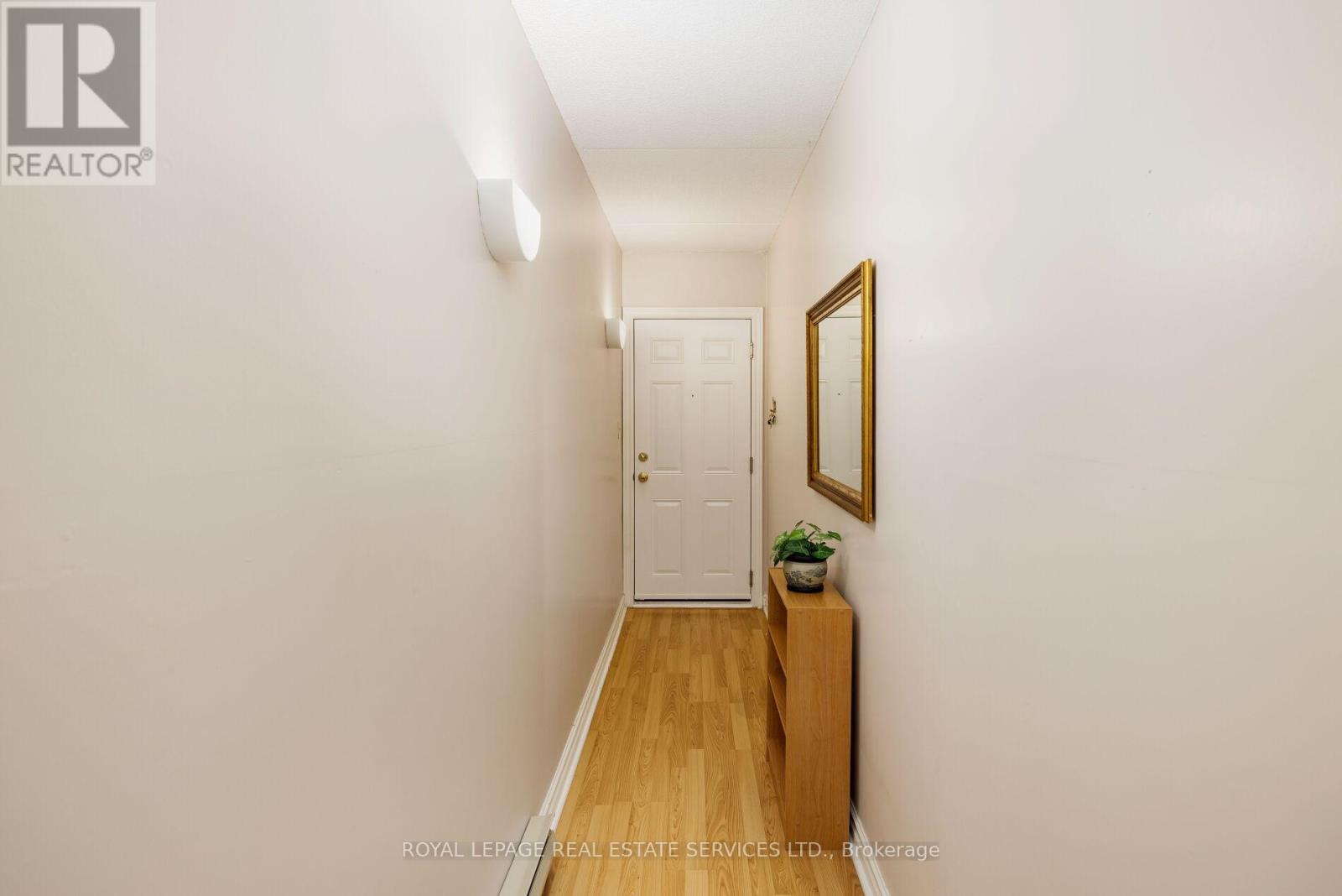 211 - 2040 Cleaver Avenue, Burlington, Ontario  L7M 4C4 - Photo 3 - W12401621