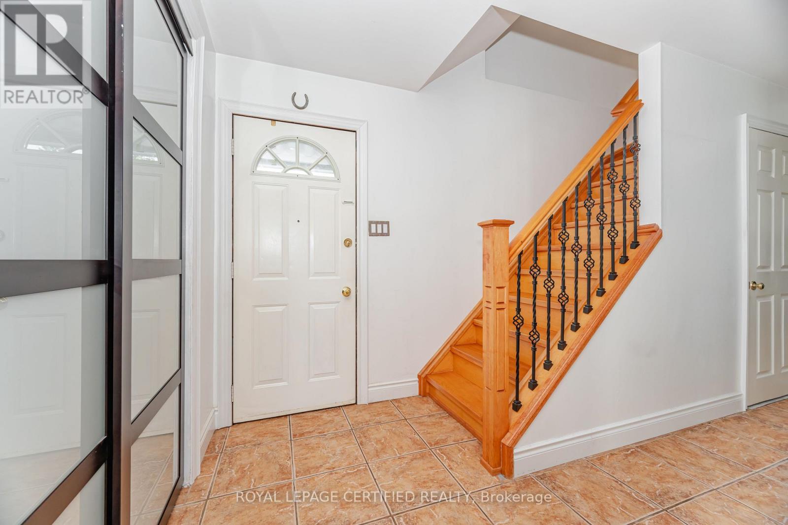 13 Hilldowntree Trail, Brampton, Ontario  L6S 1P7 - Photo 2 - W12401627