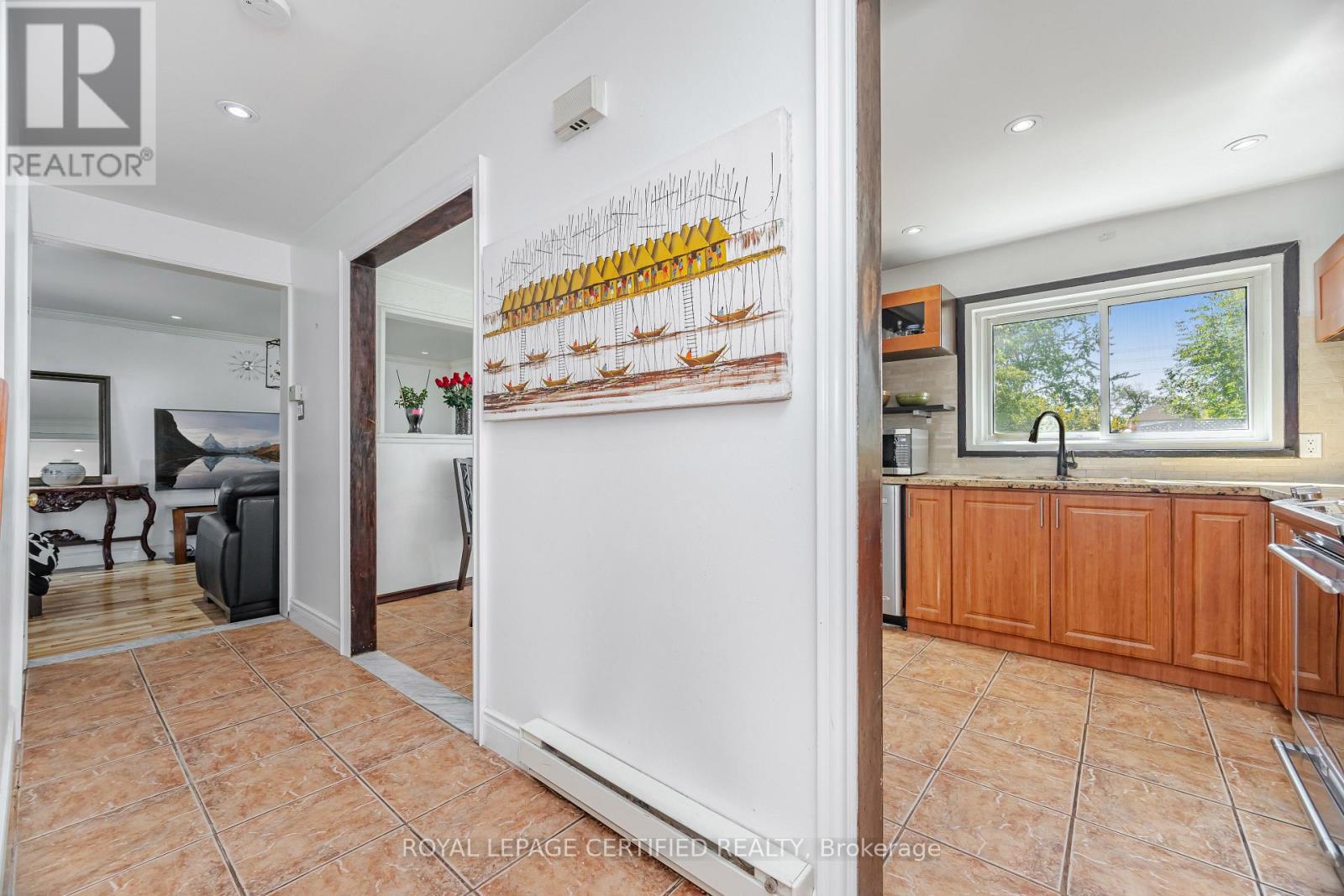 13 Hilldowntree Trail, Brampton, Ontario  L6S 1P7 - Photo 3 - W12401627