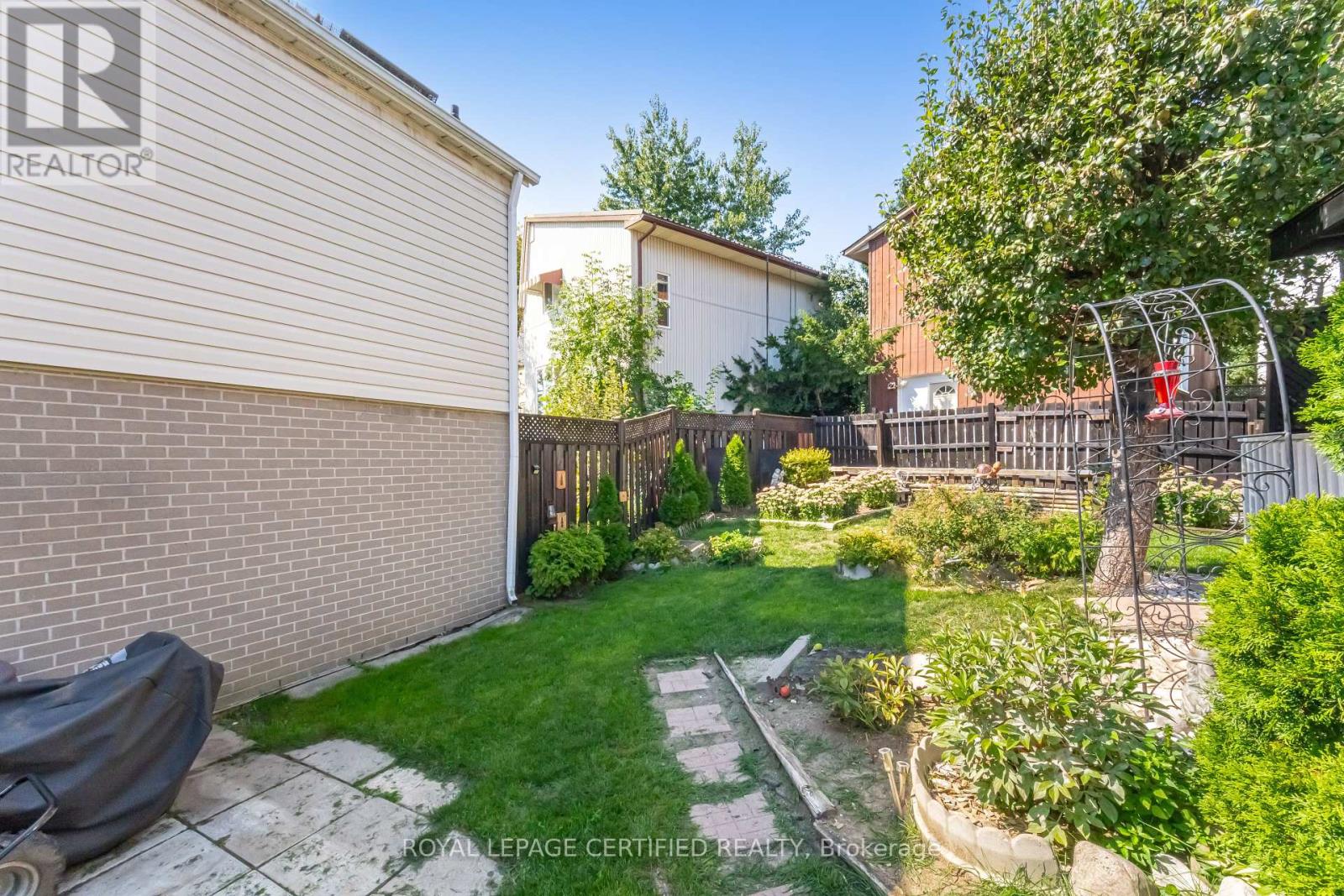 13 Hilldowntree Trail, Brampton, Ontario  L6S 1P7 - Photo 38 - W12401627
