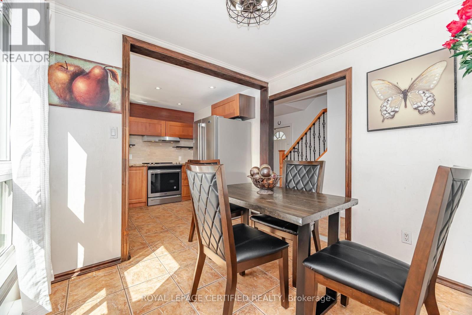 13 Hilldowntree Trail, Brampton, Ontario  L6S 1P7 - Photo 6 - W12401627