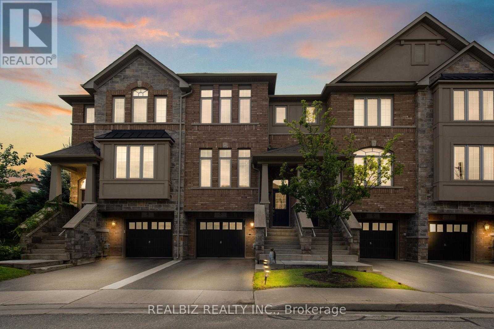 5 - 5972 Turney Drive, Mississauga (Streetsville), Ontario  L5M 0S5 - Photo 1 - W12401640