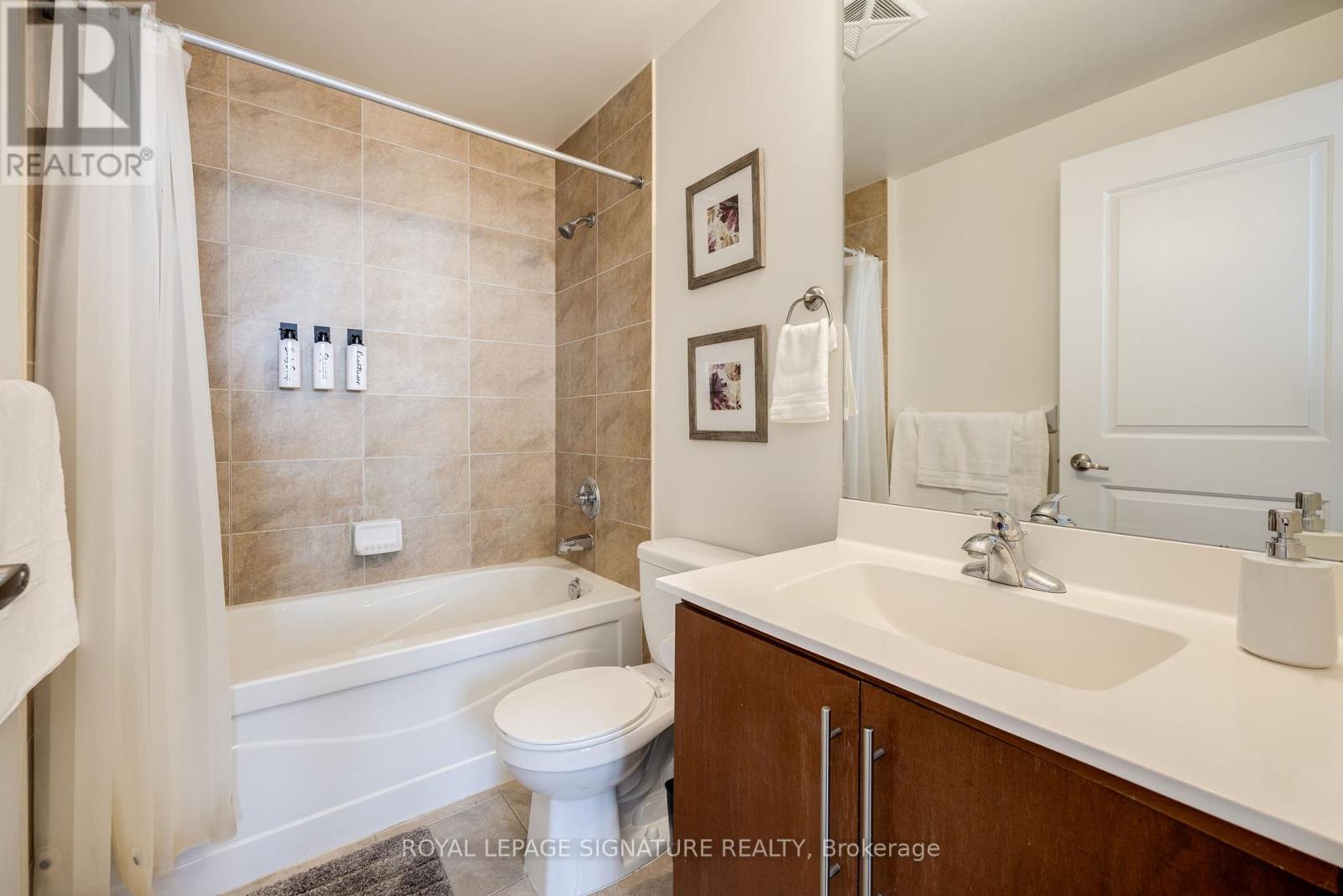 2908 - 330 Burnhamthorpe Road W, Mississauga, Ontario  L5B 0E1 - Photo 11 - W12401645