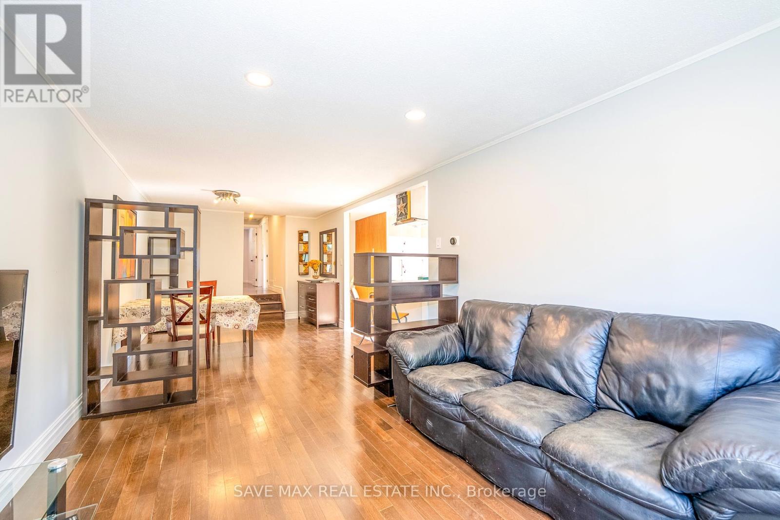 93 Archdekin Drive, Brampton, Ontario  L6V 1Y8 - Photo 10 - W12401651
