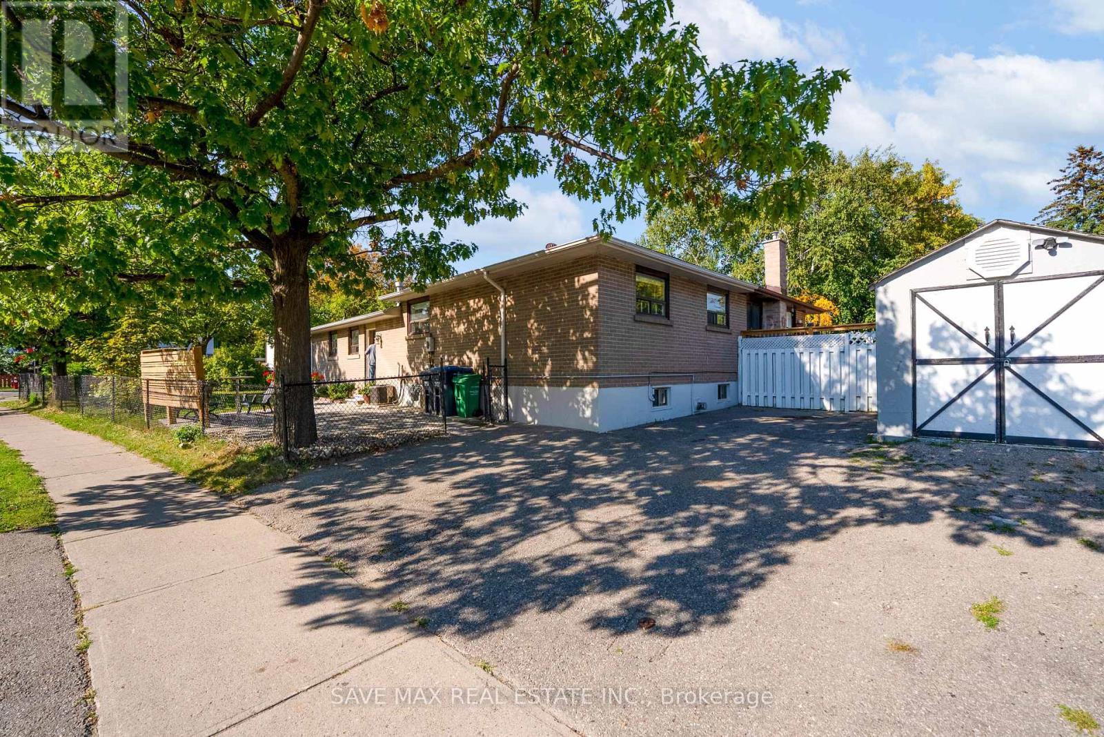 93 Archdekin Drive, Brampton, Ontario  L6V 1Y8 - Photo 39 - W12401651