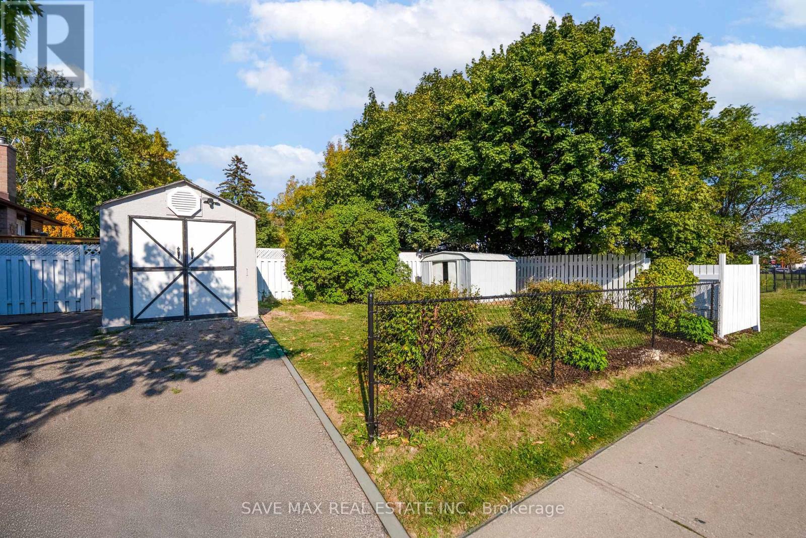 93 Archdekin Drive, Brampton, Ontario  L6V 1Y8 - Photo 40 - W12401651